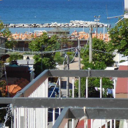 Hotel Ottavia Ρίμινι Εξωτερικό φωτογραφία