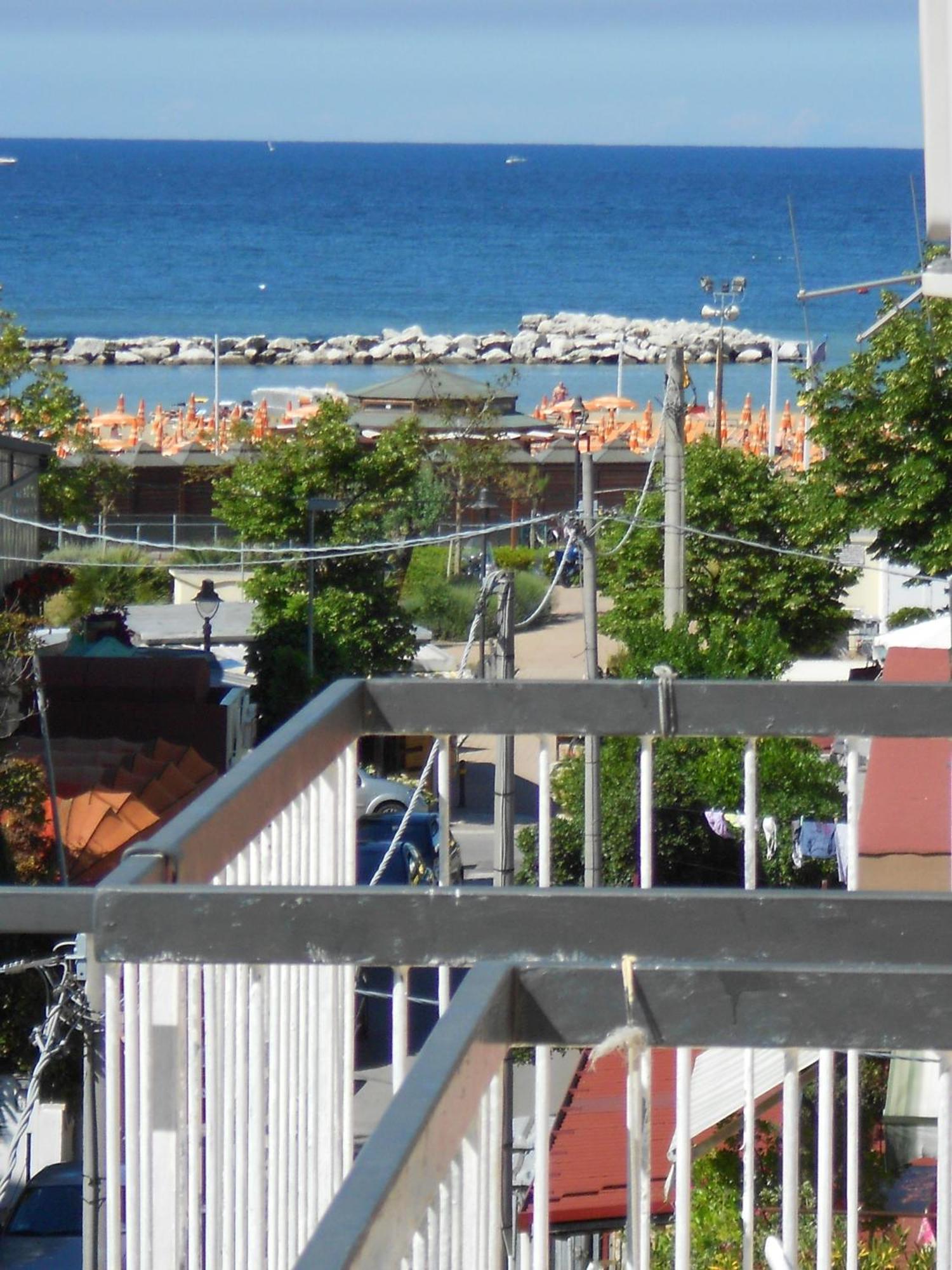 Hotel Ottavia Ρίμινι Εξωτερικό φωτογραφία