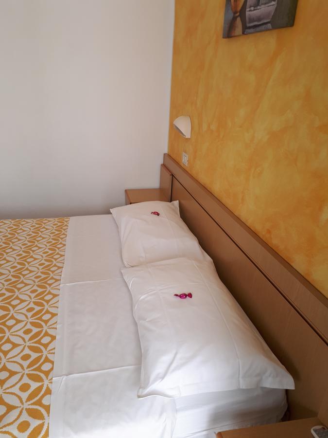 Hotel Ottavia Ρίμινι Εξωτερικό φωτογραφία