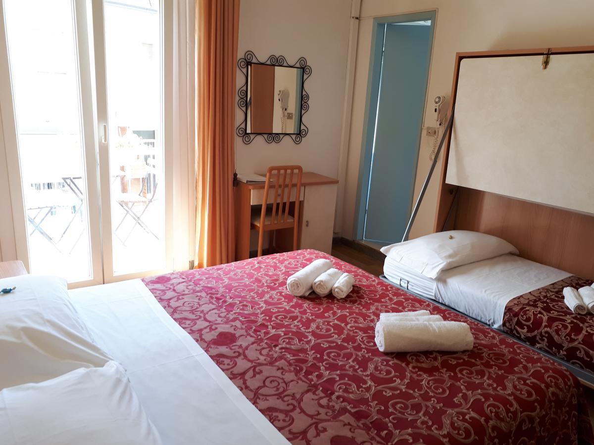 Hotel Ottavia Ρίμινι Εξωτερικό φωτογραφία